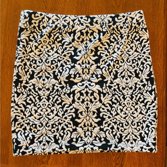 LOFT pull-on skirt - Picture 1 of 4